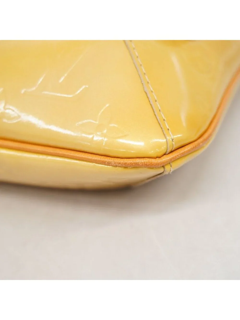Louis Vuitton Shoulder Bag Vernis Thompson Street Beige